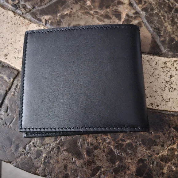 GUCCI Black Leather Mens Bifold Wallet (GGMW2025) New - Picture 3 of 4